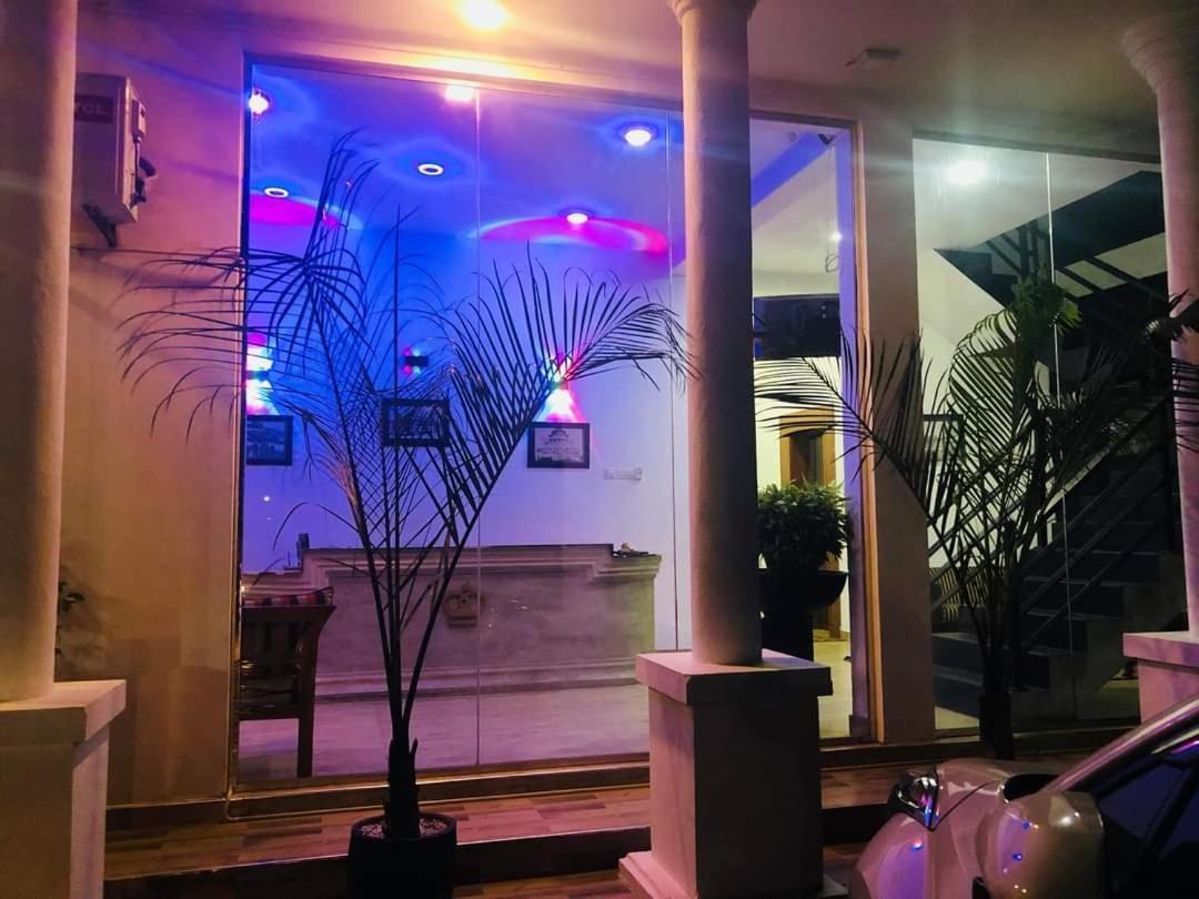 Kings Gate Airport Transit Hotel Katunayaka Ngoại thất bức ảnh